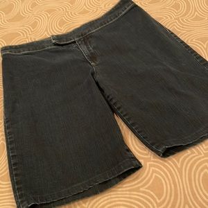 Chico’s shorts, “Platinum,” cotton blend, dark blue denim m, 0.5 (XS to S)